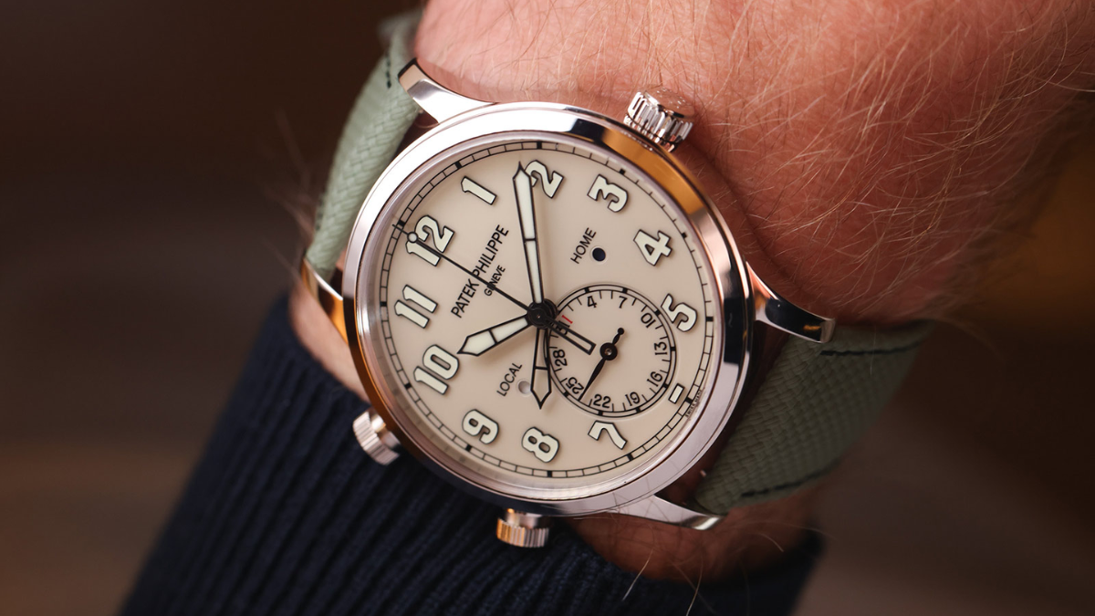 Calatrava Pilot Travel Time, Ref. 5524G-010 PATEK PHILIPPE-beige dial watch for men