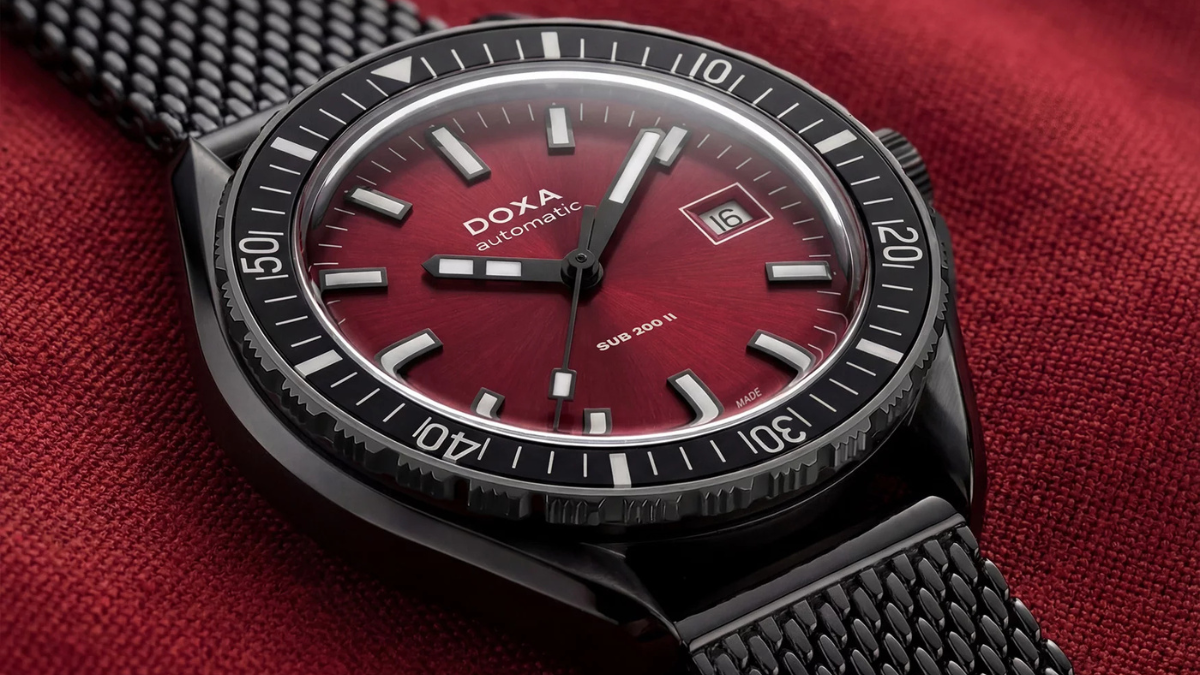 Redcoral dial of DOXA SUB 200 II watch
