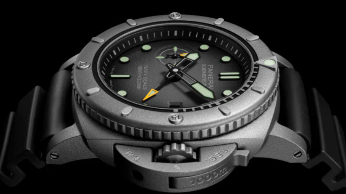 Panerai Submersible GMT Navy SEALs Afniotech Experience PAM01089